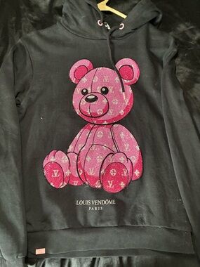 Louis Vendôme Black Hoodie Jumpsuit with Pink Teddy Graphic